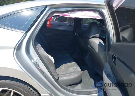 2021 Hyundai Sonata N Line z USA, uszkodzony, nr VIN 5NPEK4JC5MH112981